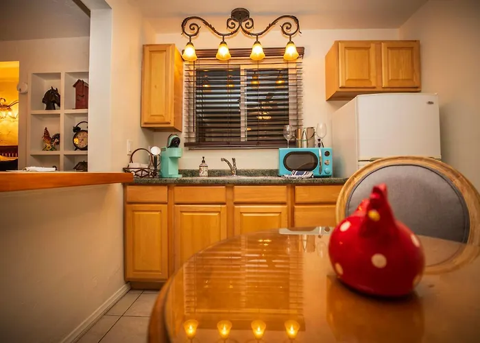 Old Ranch Inn - Adults Only 21 & Up