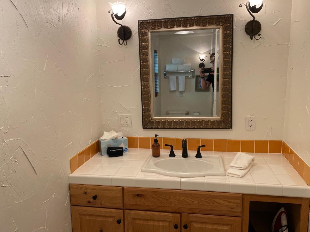 Old Ranch - Adults Only 21 & Up Hotel