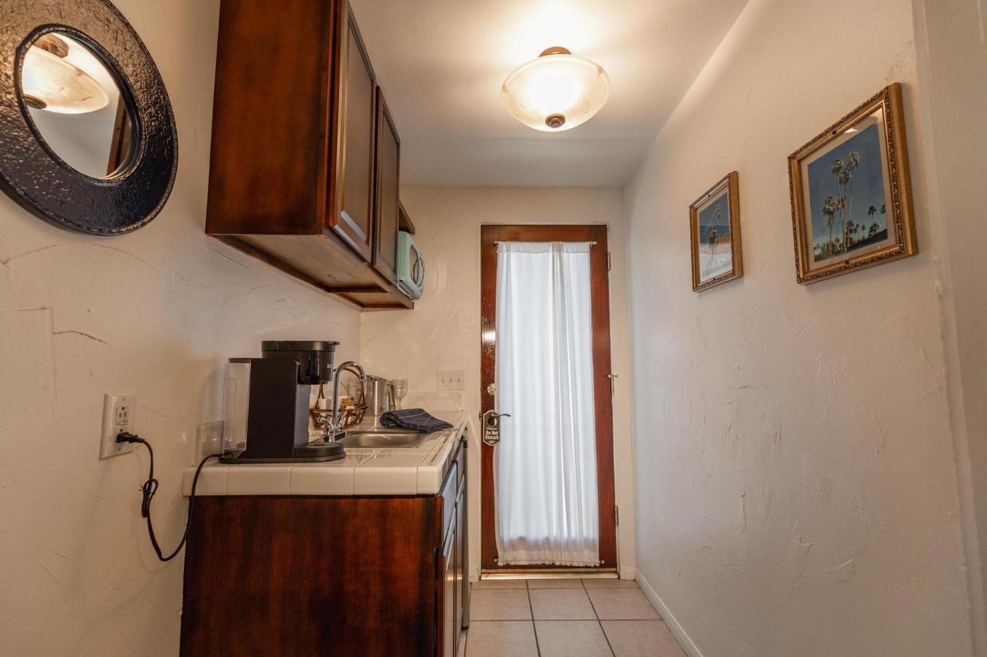 Old Ranch - Adults Only 21 & Up Hotel